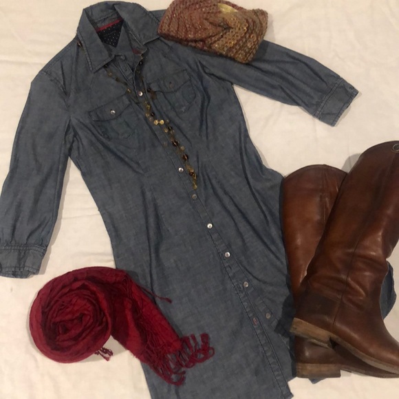 Tommy Hilfiger Dresses & Skirts - ❤️TRUE TOMMY 💙 Beautiful shirt dress in Denim.